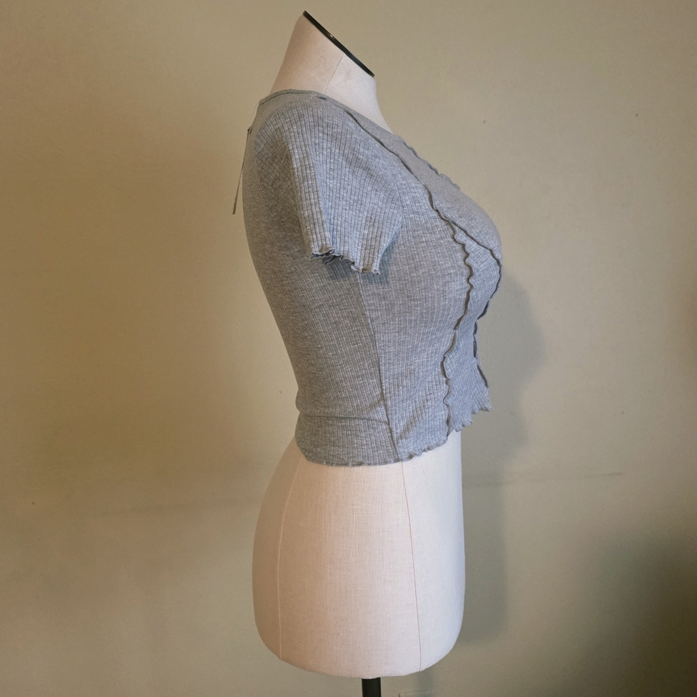 Wild Fable Short Sleeve Cropped Seamed And Ribbed "Baby" T-Shirt Gray Patchwork - Picture 3 of 10